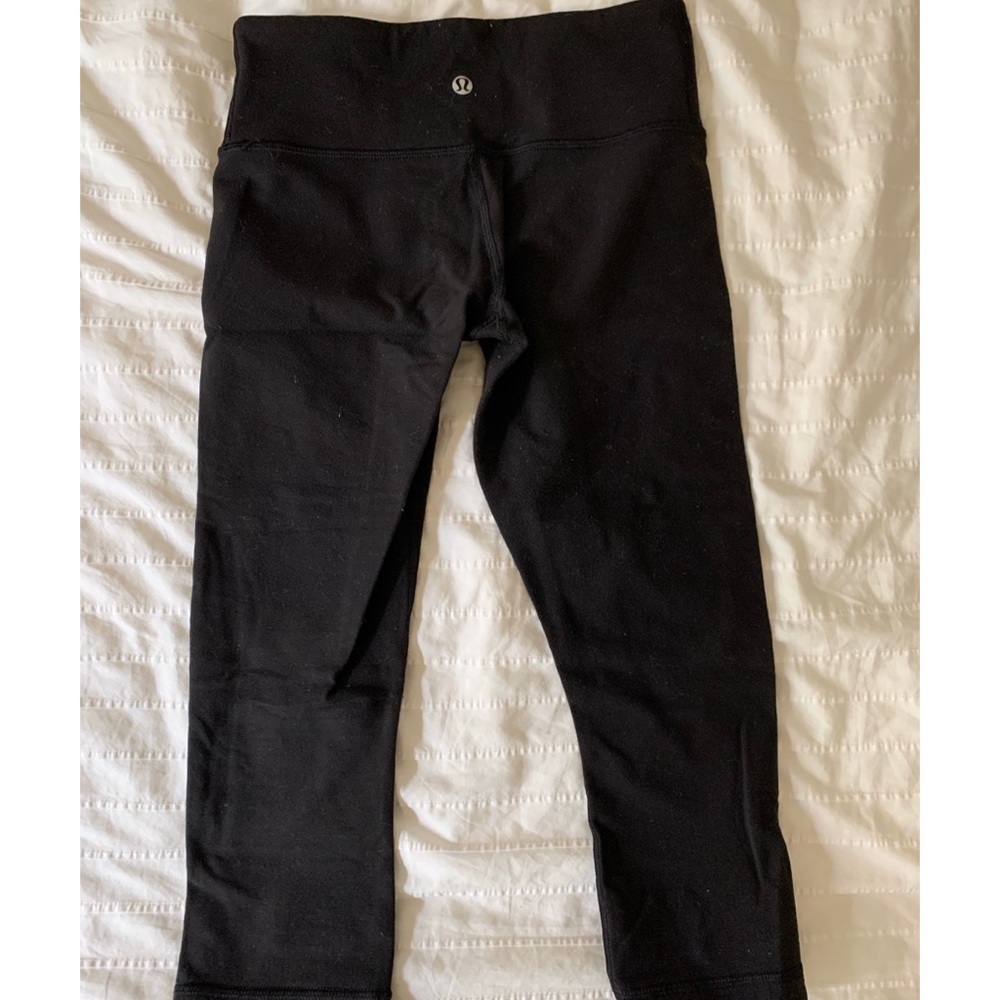 Lululemon black crop leggings size 4